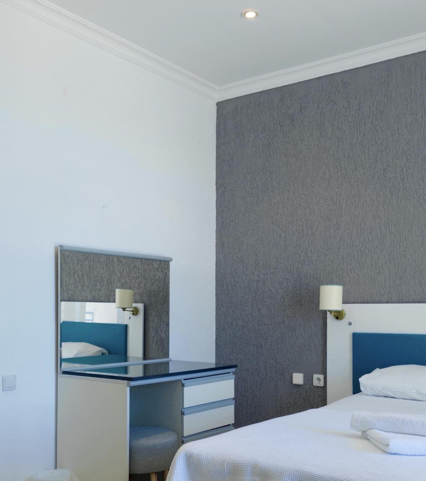 One More Day Hotel Тургутрейс Екстериор снимка